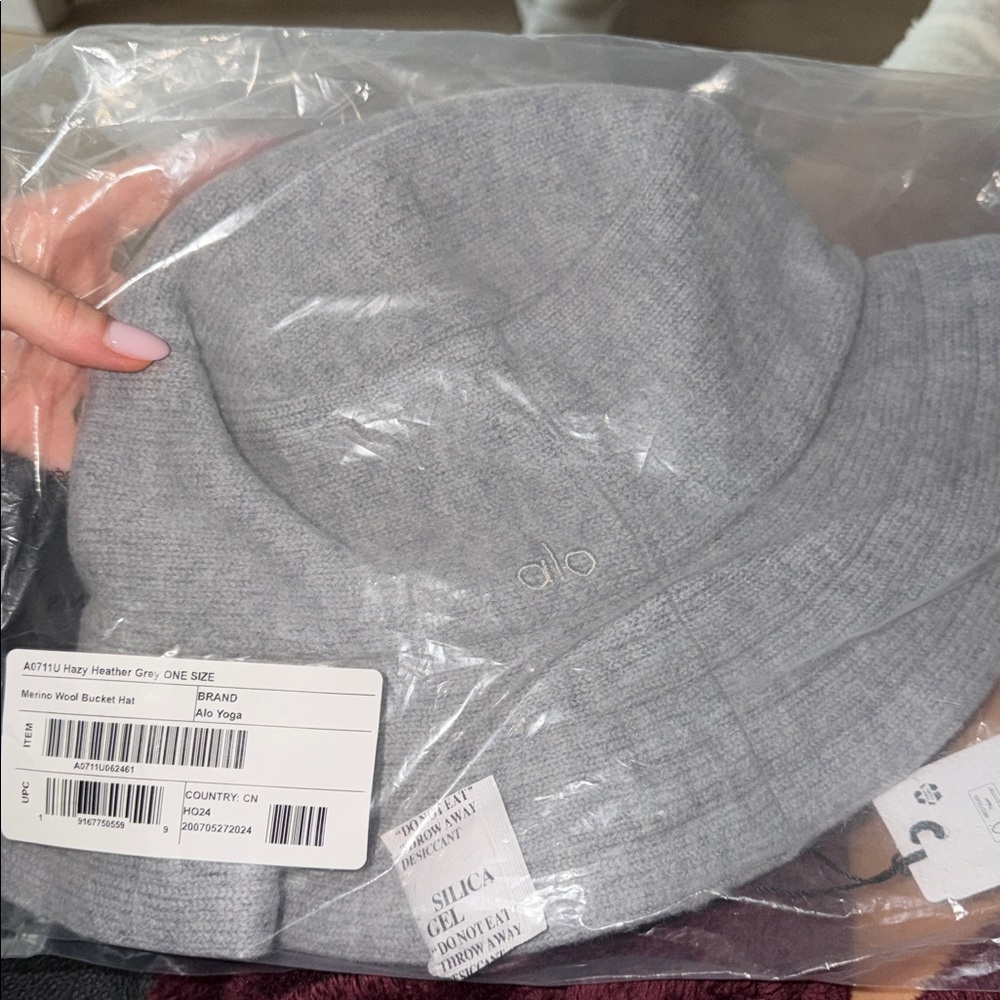 Alo Yoga Merino Wool Bucket hat - Picture 5 of 6